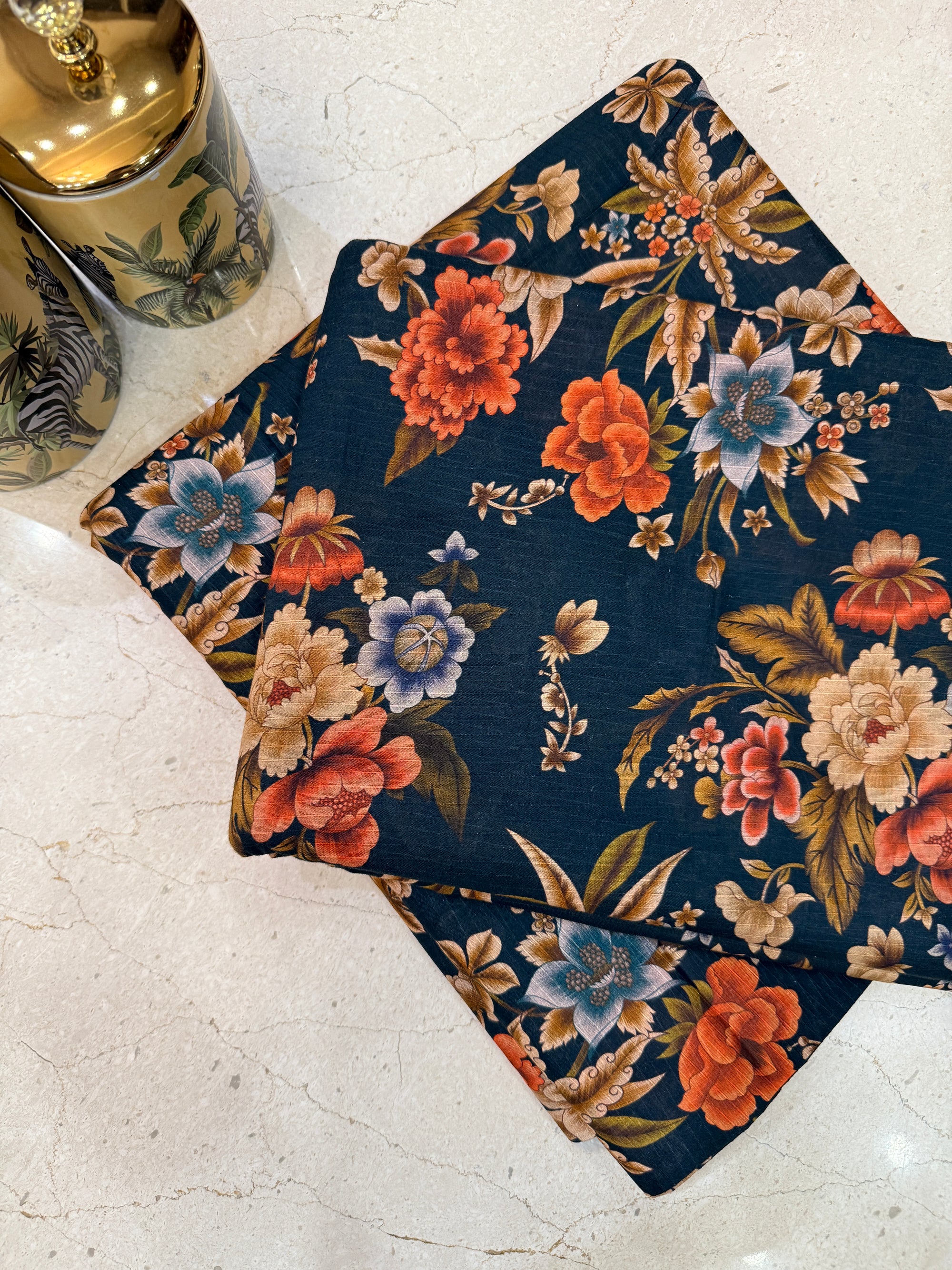 Faded Petals 2 pcs Bana Dora Lawn